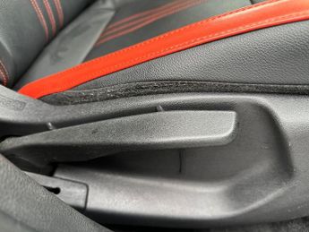 Nissan Juke 5Dr Tekna + 1.6 Hybrid Auto