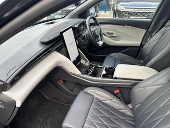 Ford Explorer 5Dr Premium Extended Range 2WD Auto