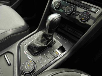 Volkswagen Tiguan 2.0 TDi 150 4Motion R-Line 5dr DSG