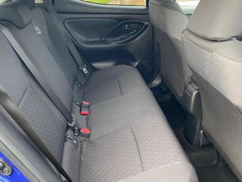 Toyota Yaris 1.5 VVT-h Design Hatchback 5dr Petrol Hybrid E-CVT Euro 6 (s/s) 