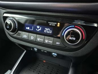 Hyundai i10 1.0 [63] Premium 5dr Auto [Nav]