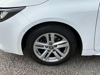Toyota Corolla 1.8 VVT-i Hybrid Icon Tech 5dr CVT