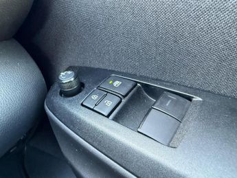 Toyota Yaris 1.5 VVT-h Icon E-CVT Euro 6 (s/s) 5dr