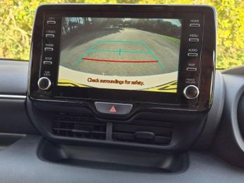 Toyota Yaris 1.5 VVT-h Design E-CVT Euro 6 (s/s) 5dr