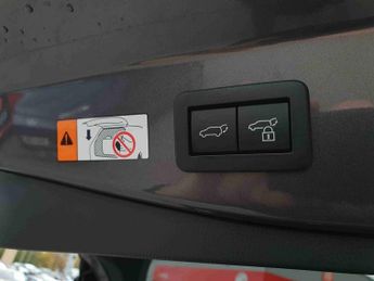 Toyota C-HR 1.8 Hybrid Design 5dr CVT