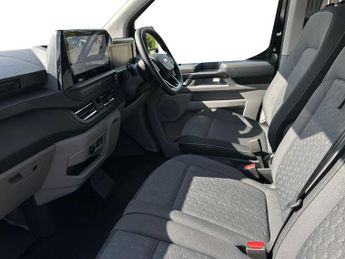 Ford Transit Custom 320 SWB Limited 65kWh 100kw / 136PS Auto