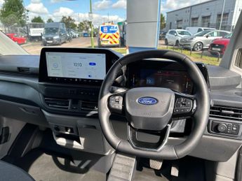 Ford Transit Custom 320 SWB Limited 65kWh 100kw / 136PS Auto