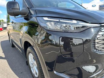 Ford Transit Custom 320 SWB Limited 65kWh 100kw / 136PS Auto