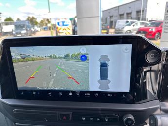 Ford Transit Custom 320 SWB Limited 65kWh 100kw / 136PS Auto