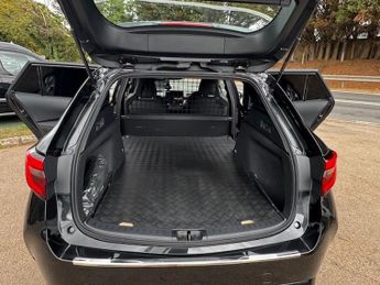 Toyota Corolla 1.8 VVT-i Hybrid Commercial Auto