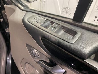 Ford Tourneo Custom 2.0 EcoBlue (130PS) Automatic L2 Titanium LWB 5dr**8 seater**LEA