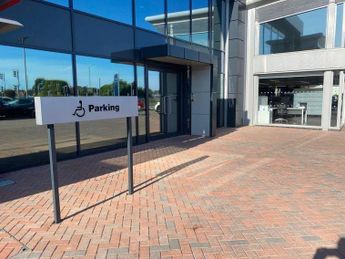 Peugeot 208 1.2 HYBRID Allure e-DSC6 Euro 6 (s/s) 5dr