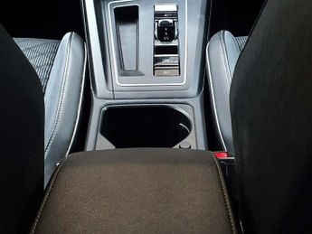 Volkswagen Golf 1.5 eTSI 150 R-Line 5dr DSG