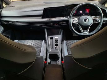 Volkswagen Golf 1.5 eTSI 150 R-Line 5dr DSG