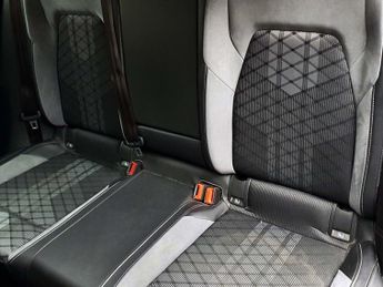 Volkswagen Golf 1.5 eTSI 150 R-Line 5dr DSG