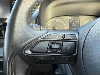 Toyota Yaris 1.5 VVT-h Icon E-CVT Euro 6 (s/s) 5dr