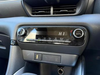 Toyota Yaris 1.5 VVT-h Icon E-CVT Euro 6 (s/s) 5dr