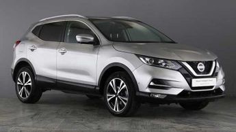 Nissan Qashqai 1.3 DiG-T N-Connecta 5dr with Glass Roof