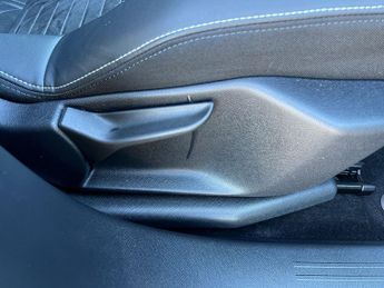 Peugeot 3008 5Dr GT 157kW GT 73kWh Auto