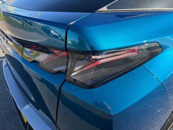 Peugeot 3008 5Dr GT 157kW 73kWh Auto