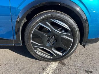 Peugeot 3008 5Dr GT 157kW 73kWh Auto