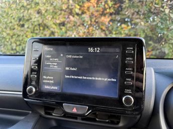 Toyota Yaris 1.5 VVT-h Design E-CVT Euro 6 (s/s) 5dr