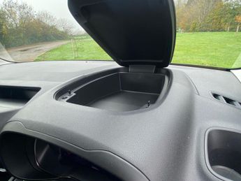 Vauxhall Combo Life 50kWh Ultimate XL MPV Auto 5dr (7.4kW Charger)