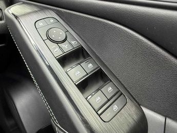 Nissan Qashqai 1.3 DiG-T MH 158 N-Connecta 5dr Xtronic