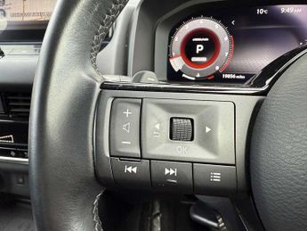 Nissan Qashqai 1.3 DiG-T MH 158 N-Connecta 5dr Xtronic