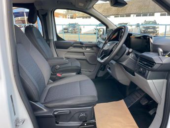 Ford Transit Custom 2.0 300 EcoBlue Limited Crew Van Double Cab 5dr Diesel Auto L1 H