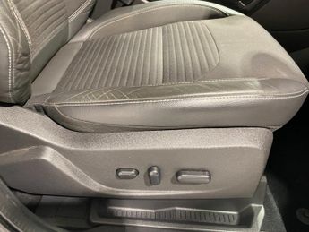 Ford Kuga 2.0 TDCi (180PS) Automatic Titanium AWD 5dr**HIGH SPEC**