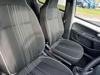 SEAT Mii 5Dr One 61kW 36.8kWh Auto