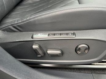 Ford Explorer 5Dr Premium Extended Range 2WD Auto