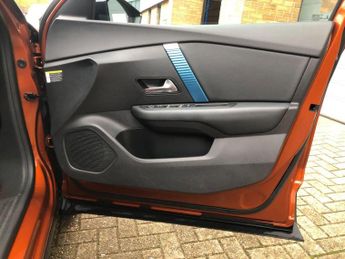 Citroen C4 50kWh Shine Auto 5dr