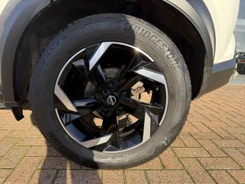 Nissan Juke 1.6 Hybrid N-Connecta 5dr Auto