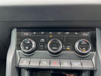 Skoda KAROQ 5Dr SE L 1.5 TSI Auto