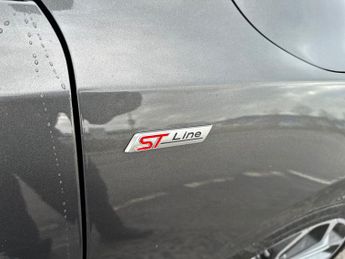 Ford Focus 5Dr ST-Line Vignale 1.0 MHEV 125PS Auto