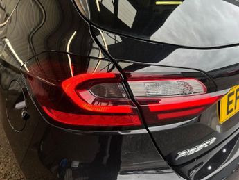 Ford Fiesta 5Dr ST-Line Vignale 1.0  MHEV 125PS Auto