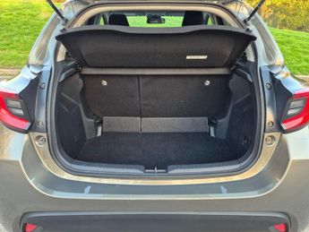 Toyota Yaris 1.5 VVT-h Design E-CVT Euro 6 (s/s) 5dr