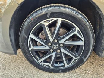 Toyota Yaris 1.5 VVT-h Design E-CVT Euro 6 (s/s) 5dr