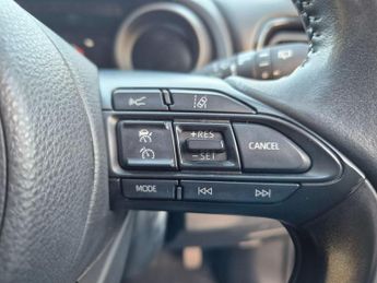 Toyota Yaris 1.5 VVT-h Design E-CVT Euro 6 (s/s) 5dr