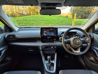 Toyota Yaris 1.5 VVT-h Design E-CVT Euro 6 (s/s) 5dr