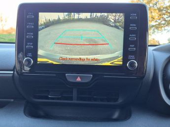 Toyota Yaris 1.5 VVT-h Design E-CVT Euro 6 (s/s) 5dr