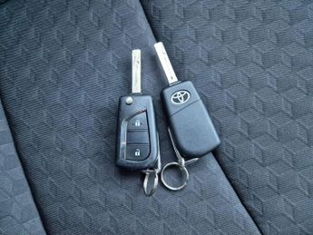 Toyota Yaris 1.5 VVT-h Design E-CVT Euro 6 (s/s) 5dr