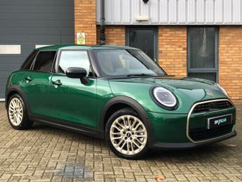 MINI Hatch 2.0S Exclusive Hatchback 5dr Petrol Steptronic Euro 6 (s/s) (204
