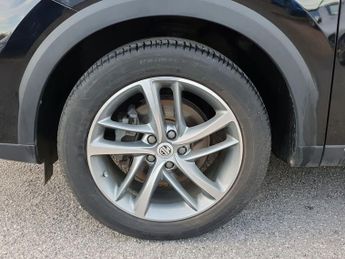 MG HS 1.5 T-GDI Exclusive 5dr DCT