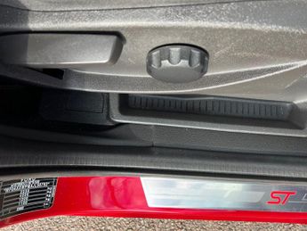 Ford Kuga 5Dr ST-Line 2.0 Tdci 180PS AWD Auto