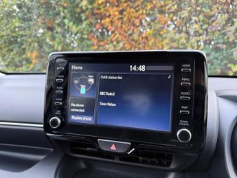 Toyota Yaris 1.5 VVT-h Design E-CVT Euro 6 (s/s) 5dr