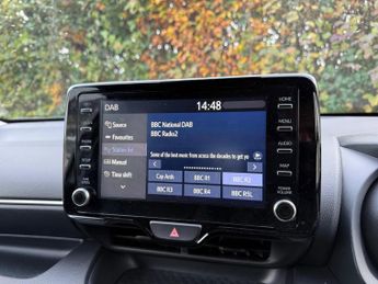 Toyota Yaris 1.5 VVT-h Design E-CVT Euro 6 (s/s) 5dr