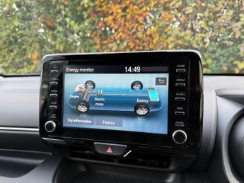 Toyota Yaris 1.5 VVT-h Design E-CVT Euro 6 (s/s) 5dr